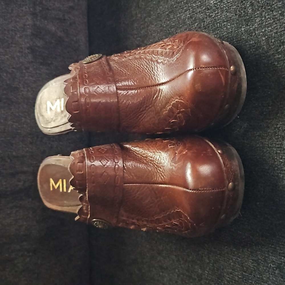 MIA Leather Clogs